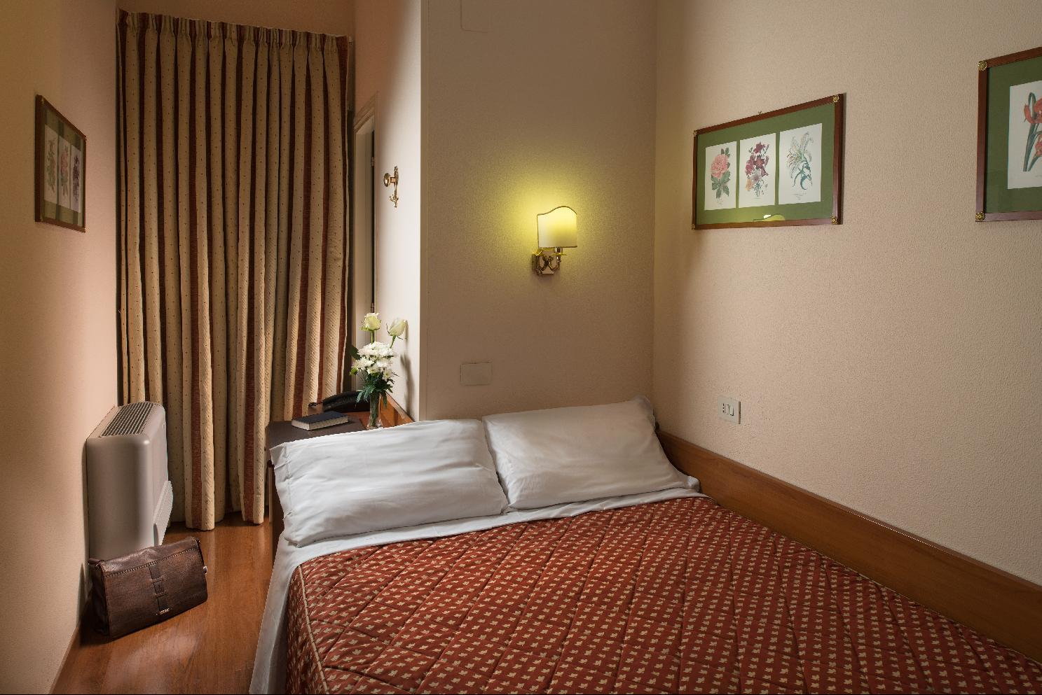Hotel American Palace Eur Roma Esterno foto